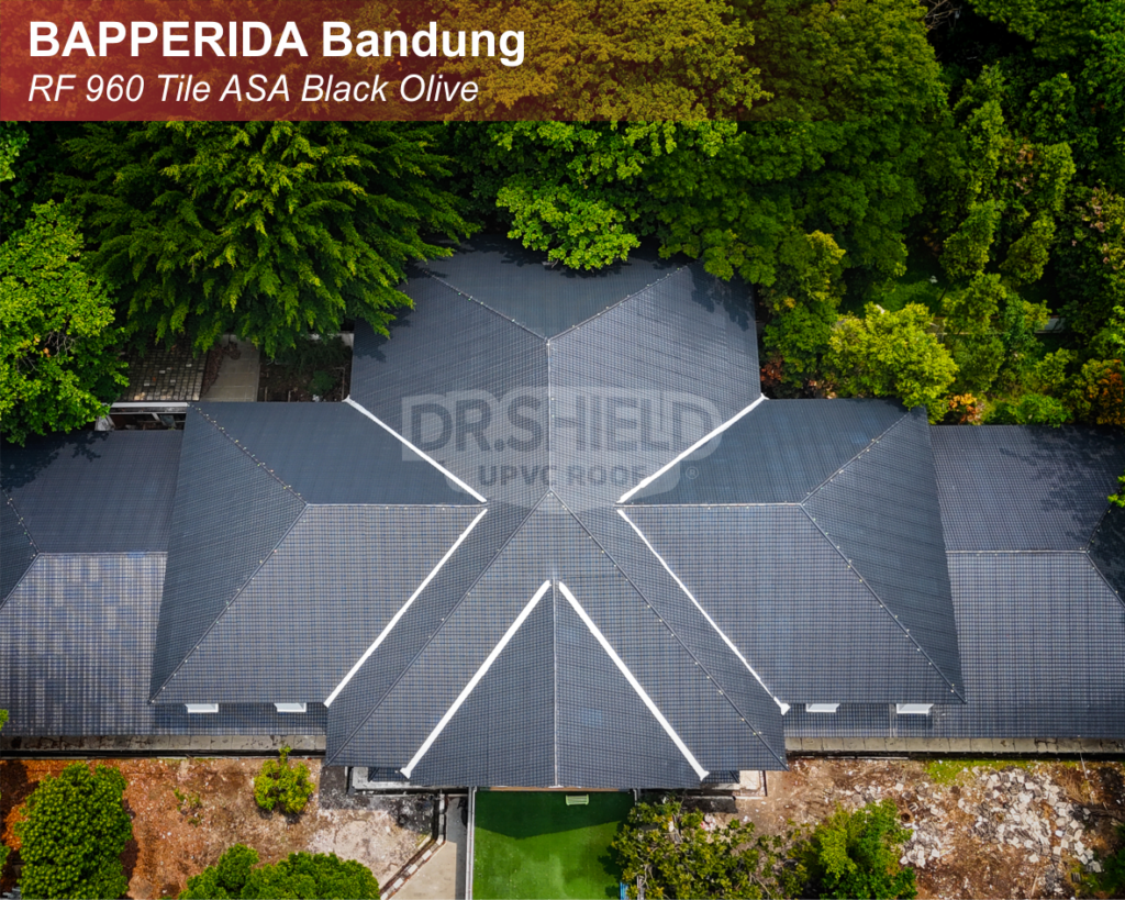 Bangunan BAPPERIDA Bandung menggunakan atap UPVC DR.SHIELD yang tahan panas, korosi, dan cuaca ekstrem untuk kebutuhan fasilitas pemerintahan.