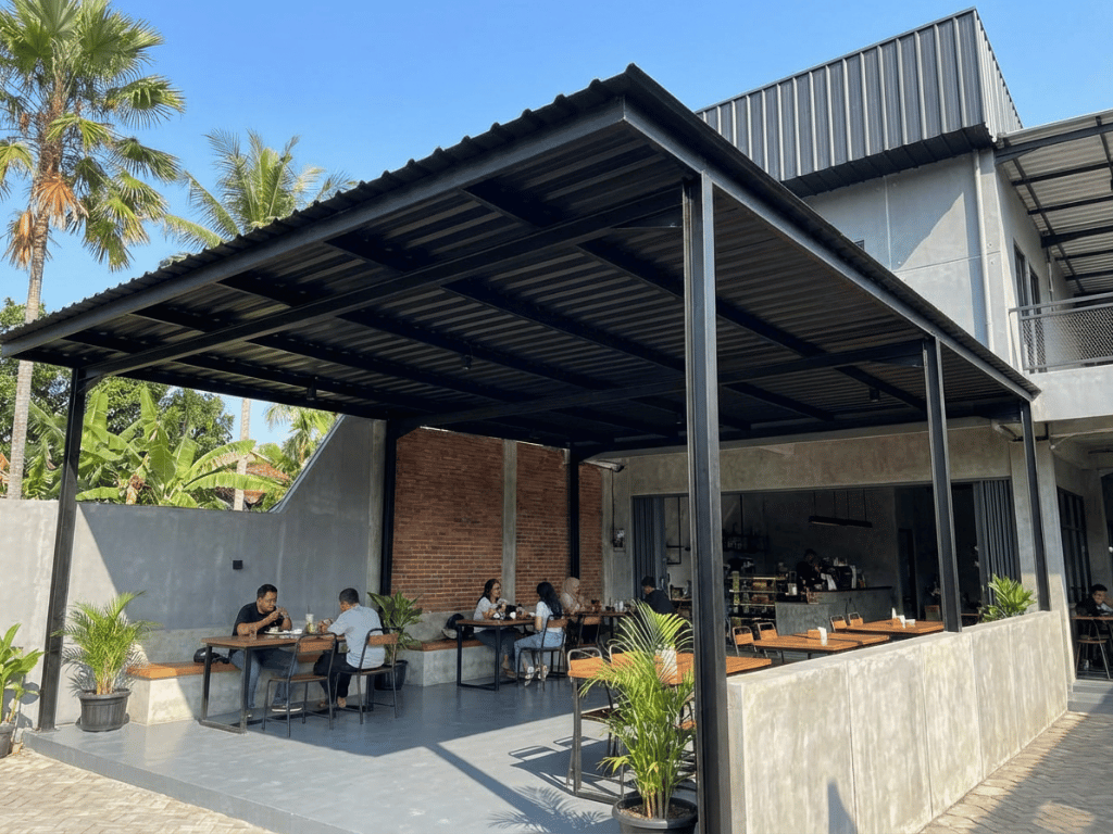 aplikasi atap upvc pada warung kopi